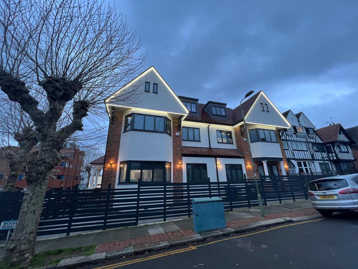 Golders Green Homes Лондон Екстер'єр фото